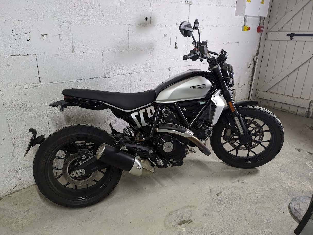 DUCATI SCRAMBLER 800