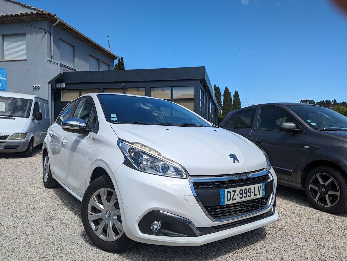 PEUGEOT 208 1.6 BLUE HDI