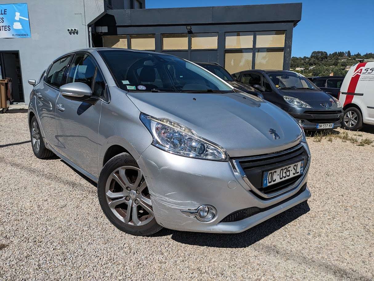 PEUGEOT 208 1.2 VTI PEUGEOT 208 1.2 VTI