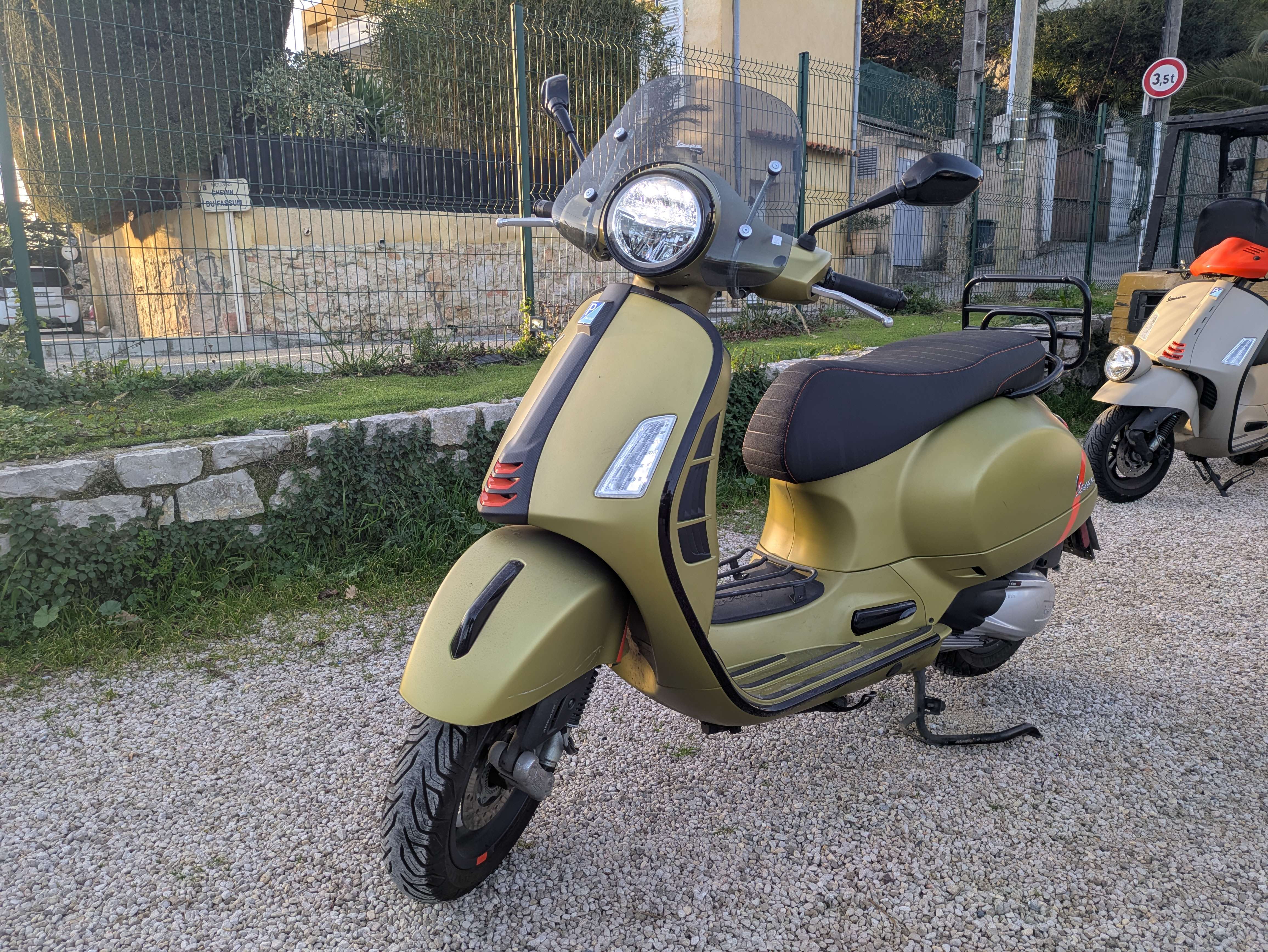 PIAGGIO VESPA GTV 300